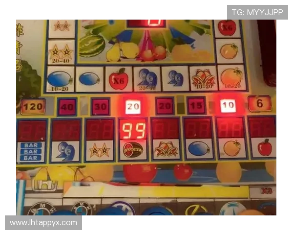 游戏机老虎机照片高清图片，展现多款经典老虎机的外观与特色